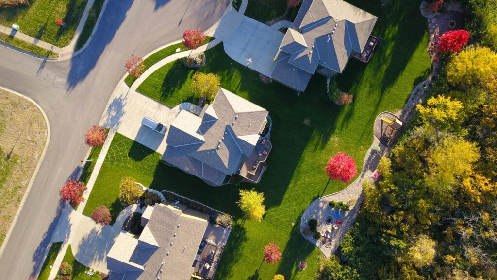 birds eye view of houses in a neighborhood